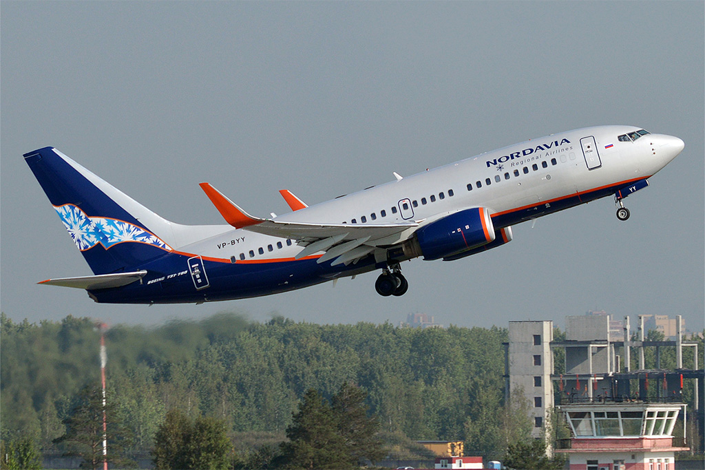Boeing 737-700 v současném livery Nordavia (foto: Anna Zvereva/Wikimedia Commons - CC BY-SA 2.0)